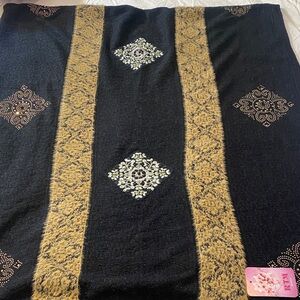 Stunning NWT Beaded Appliqué and Embroidered  Black and Tan Sparkly Shawl